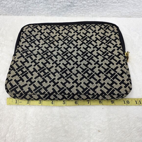 Tommy Hilfiger Broadmoor Sleeve iPad/Laptop Case - Picture 5 of 6